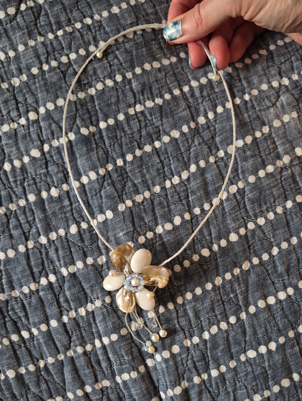 Handcrafted Beige and Cream Floral Shell And Beed Pendant Necklace